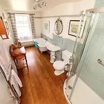 Corner House Tatil Evi *