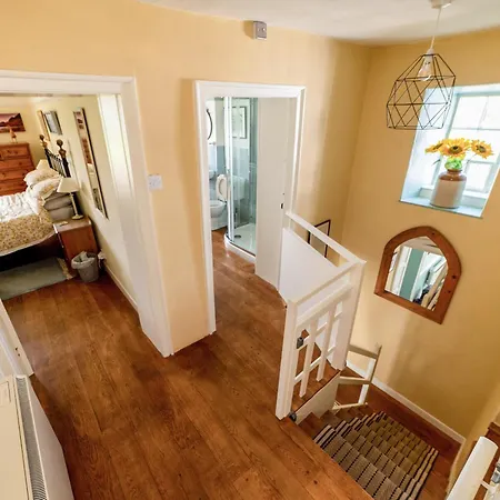 別荘 Corner House *