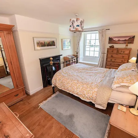 Corner House * Lorton